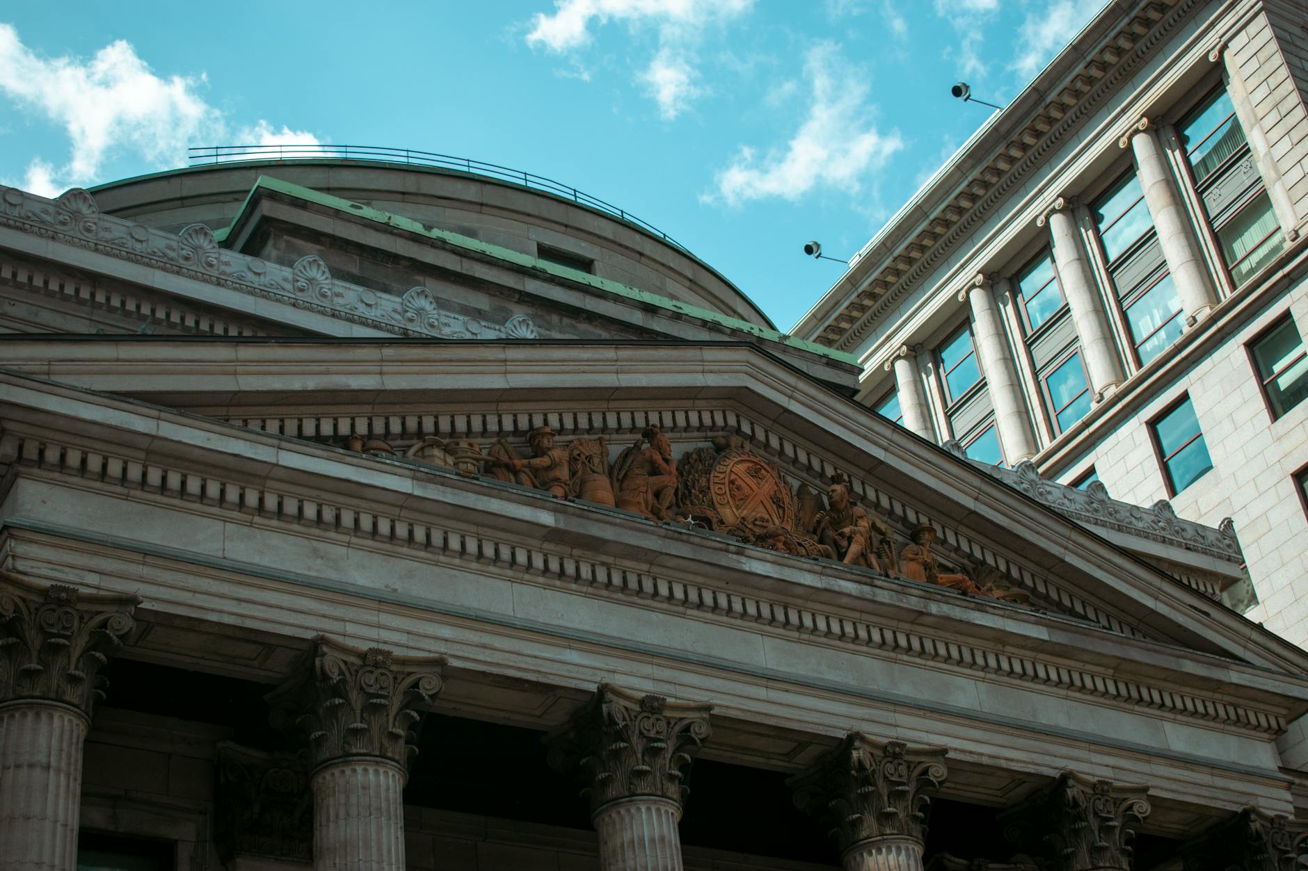 bank of canada rate cuts: where to put money